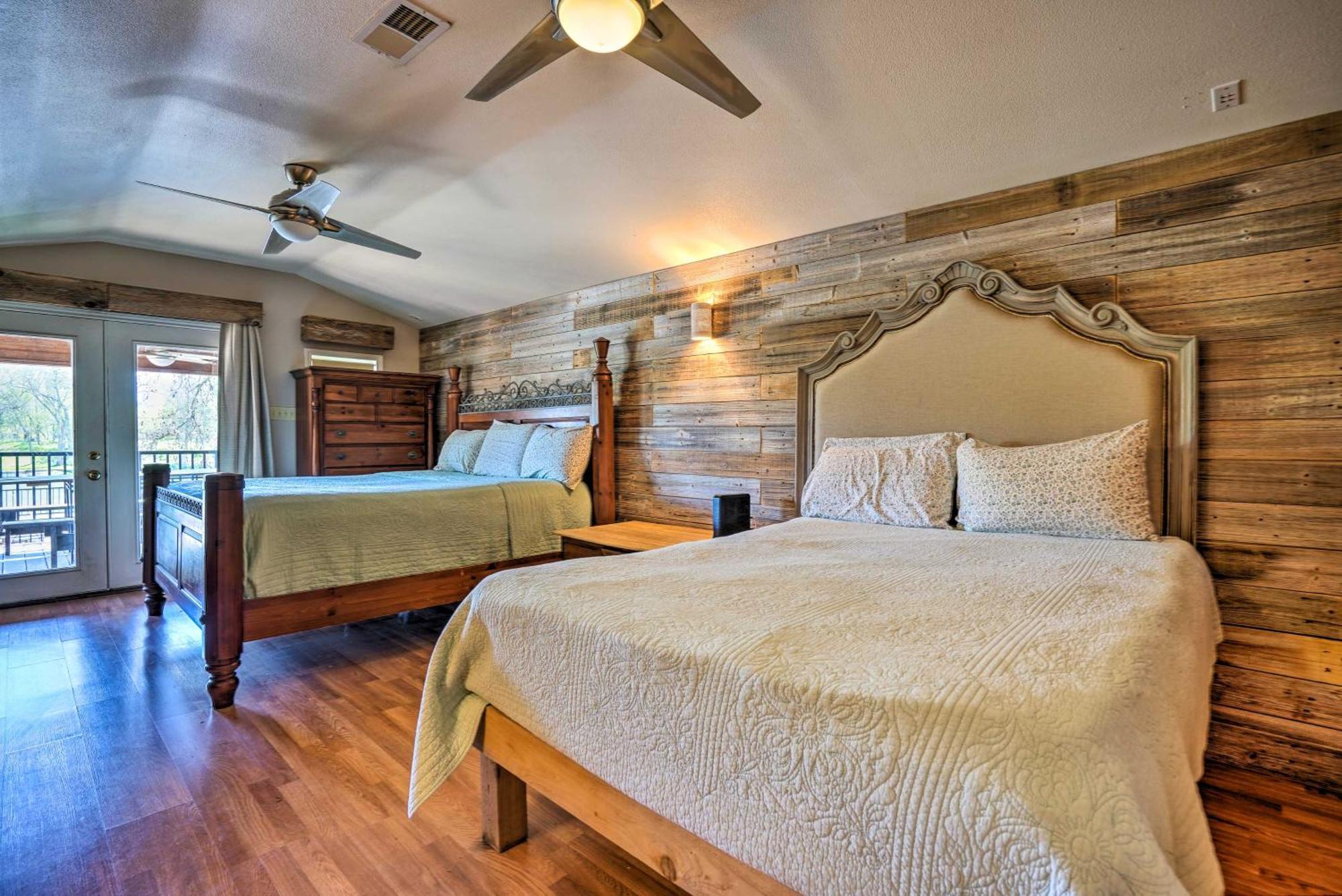 Waterfront Guadalupe River Lodge Home With Dock! 塞金 外观 照片