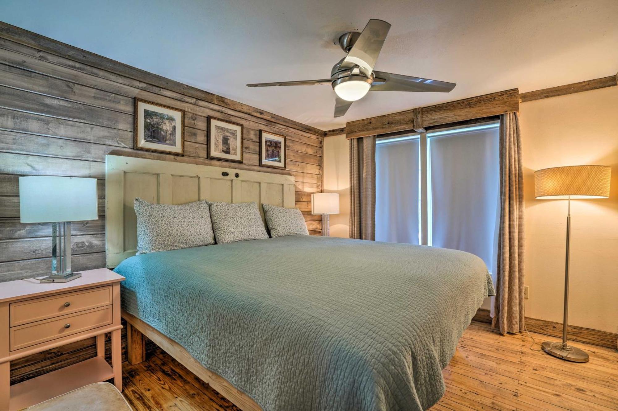 Waterfront Guadalupe River Lodge Home With Dock! 塞金 外观 照片