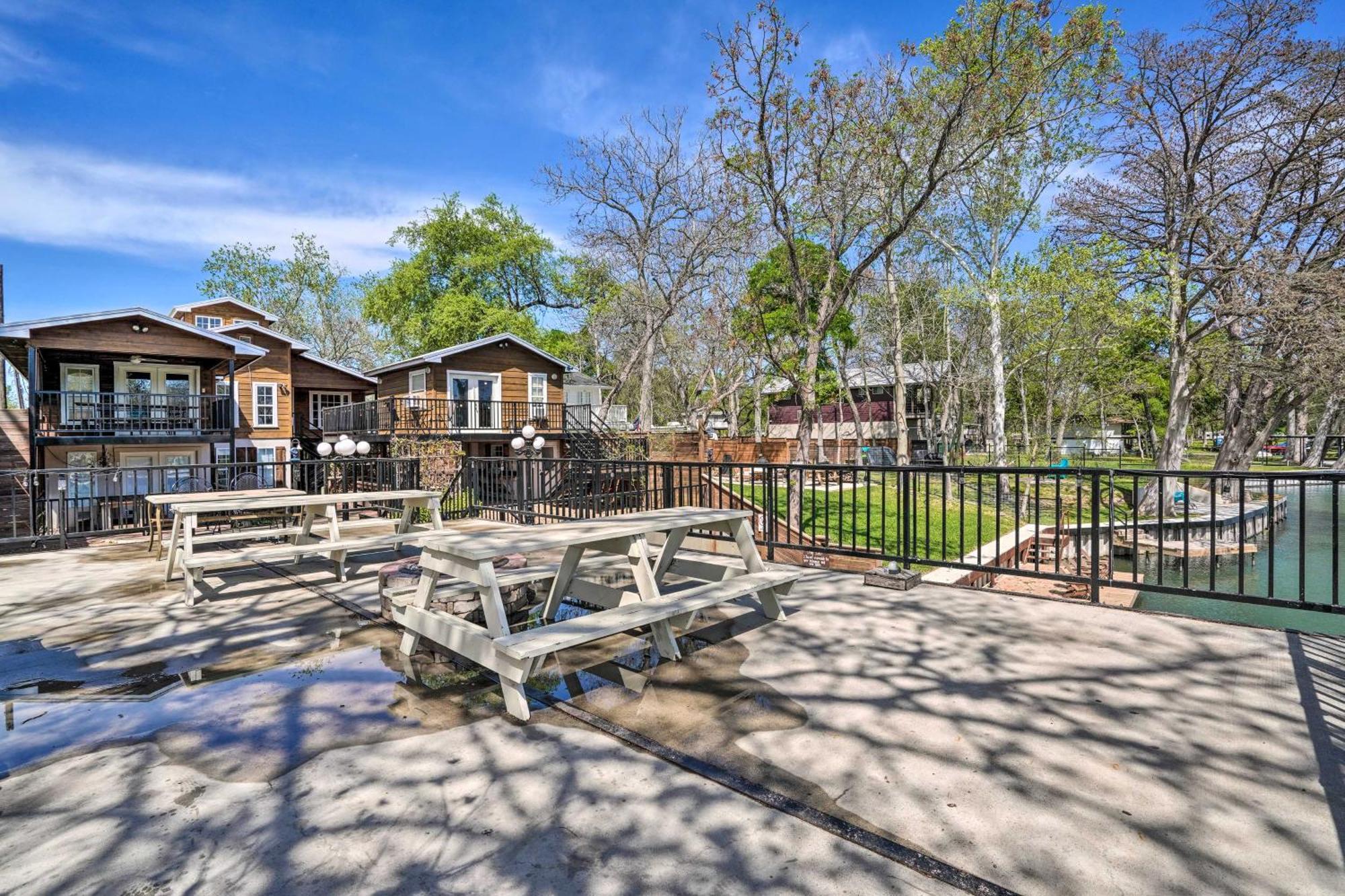 Waterfront Guadalupe River Lodge Home With Dock! 塞金 外观 照片