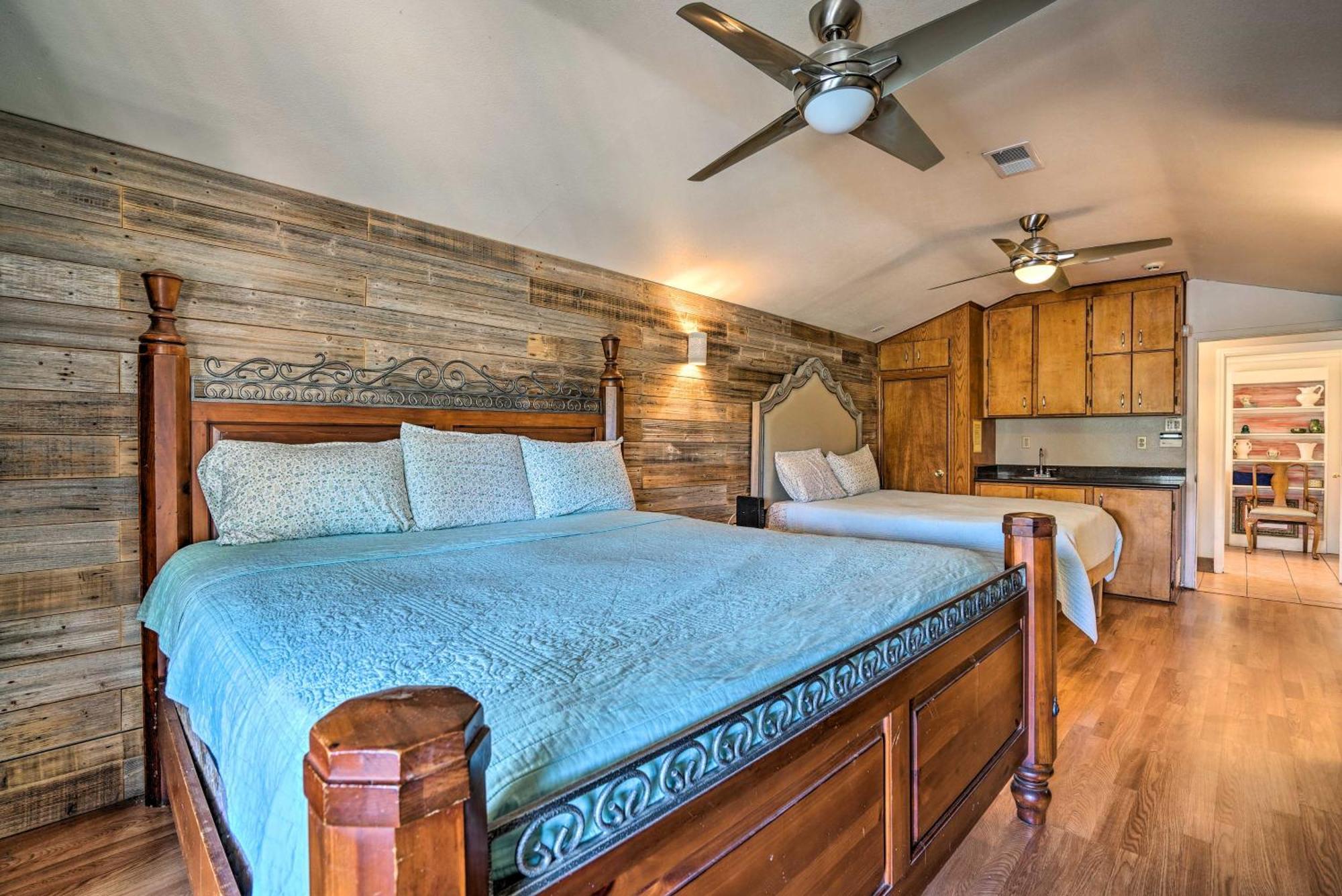 Waterfront Guadalupe River Lodge Home With Dock! 塞金 外观 照片